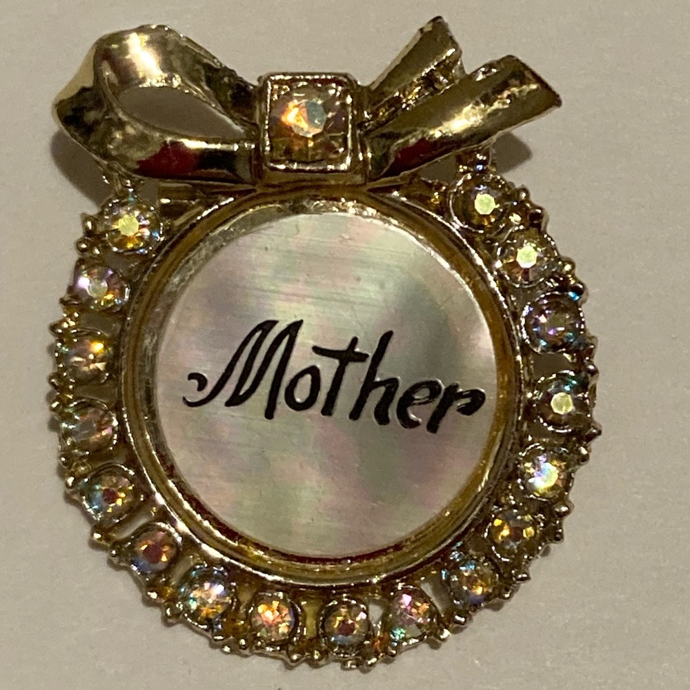 VTG “MOTHER” Mother of Pearl Brooch with rhinestones